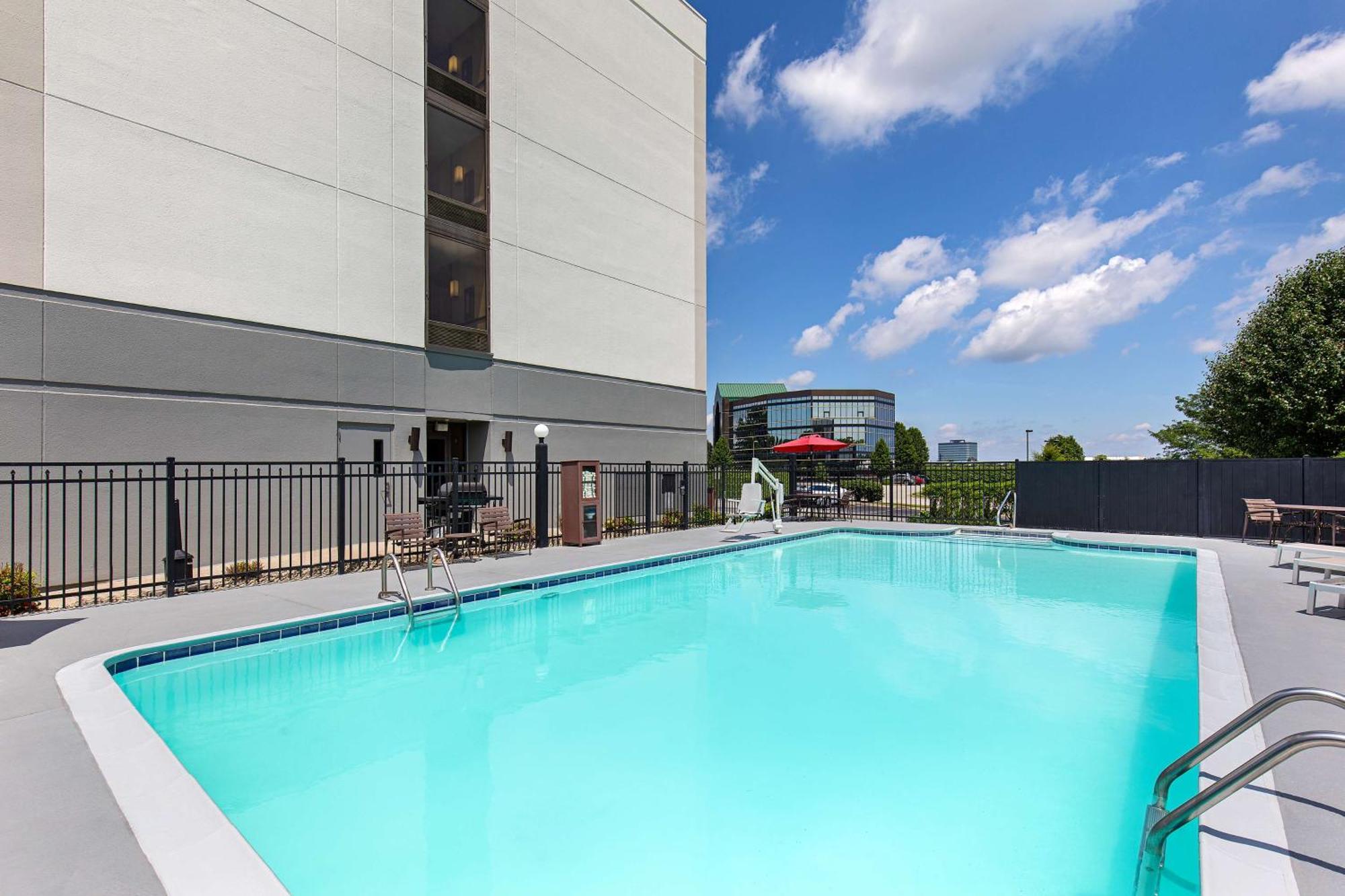 Hyatt Place Louisville-East Exterior foto